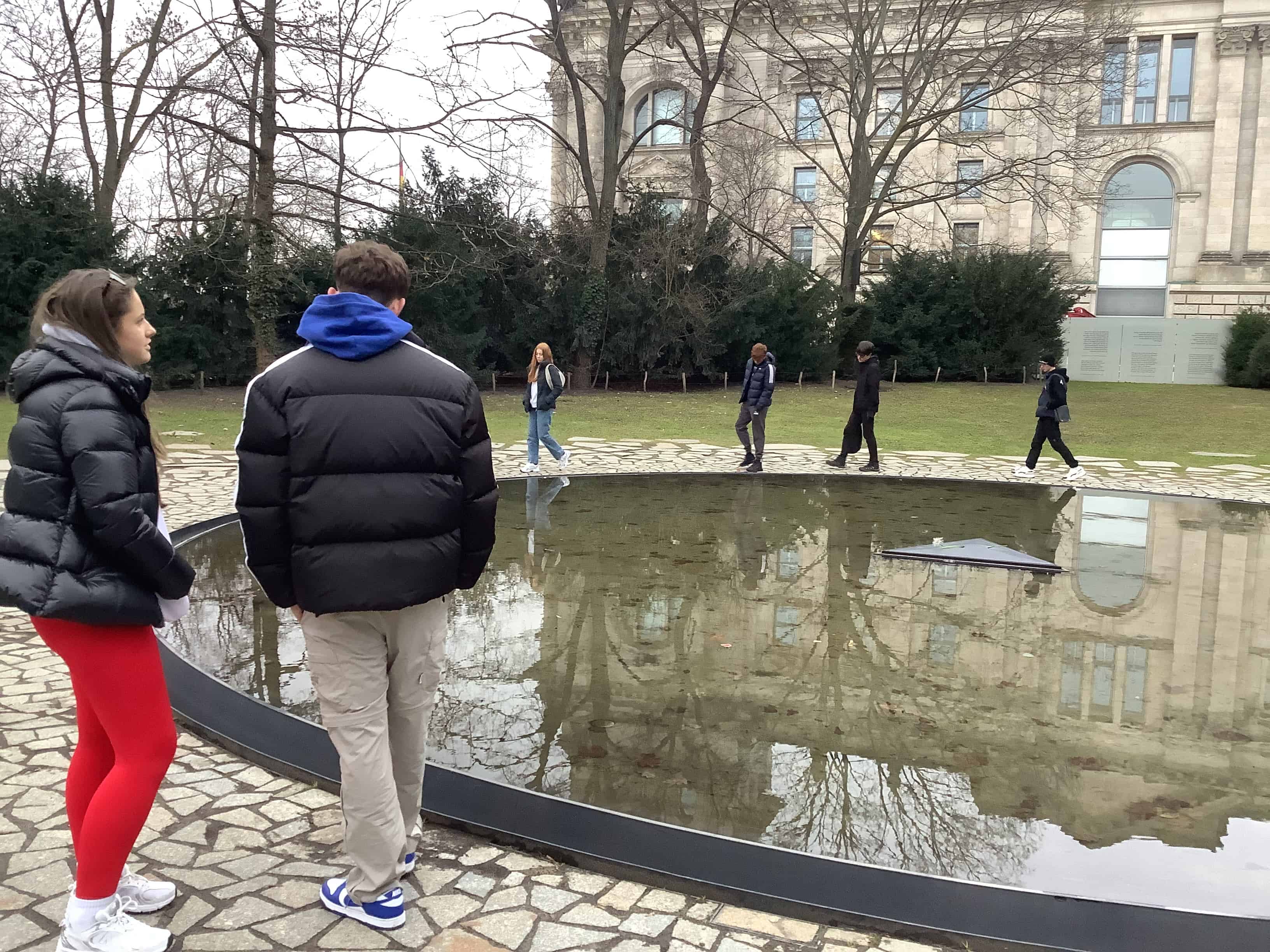 Students from Laurus Ryecroft visit the Memorial to the Sinti and Roma Victims of National Socialism.